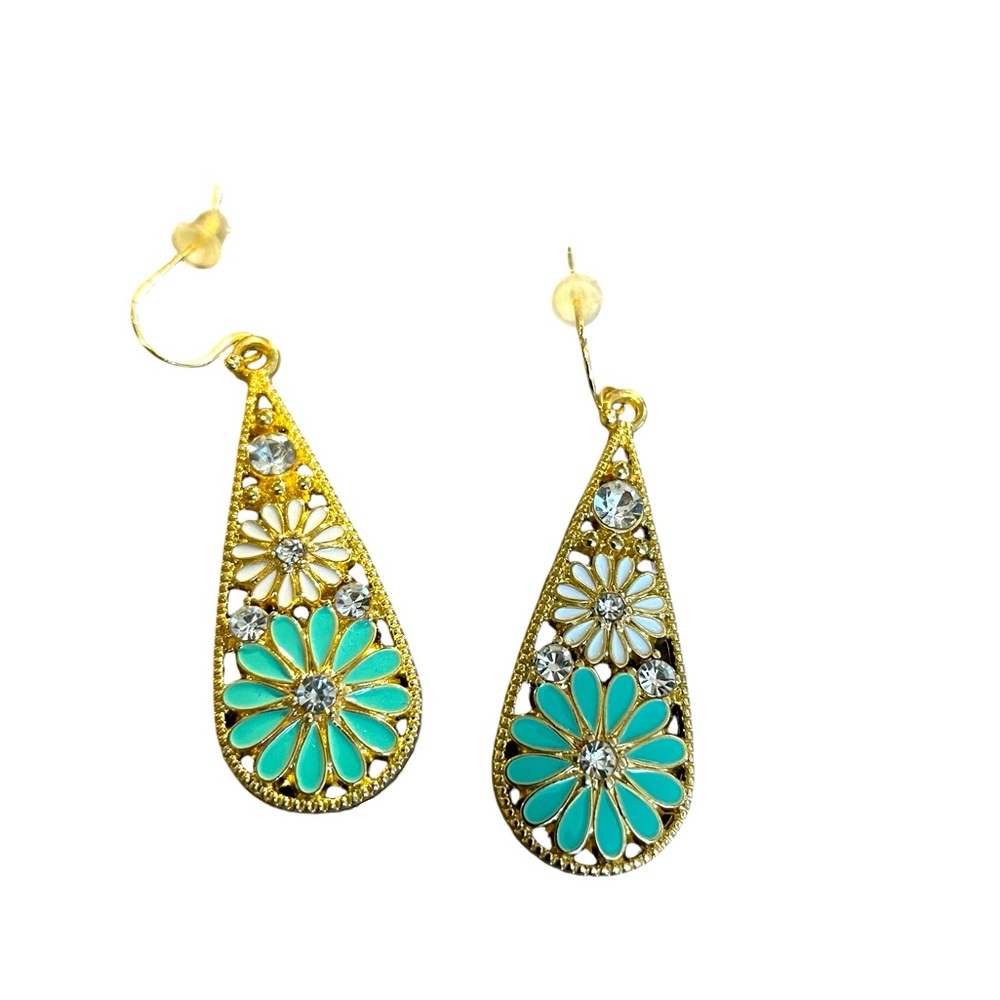 Sparkling gold long earrings